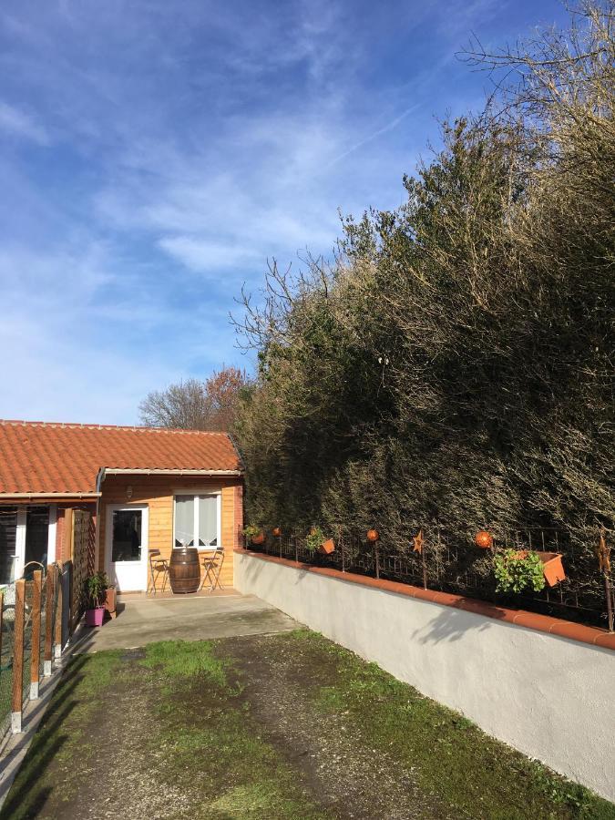 Logement Paisible A La Campagne Villa Aubarede Exterior photo