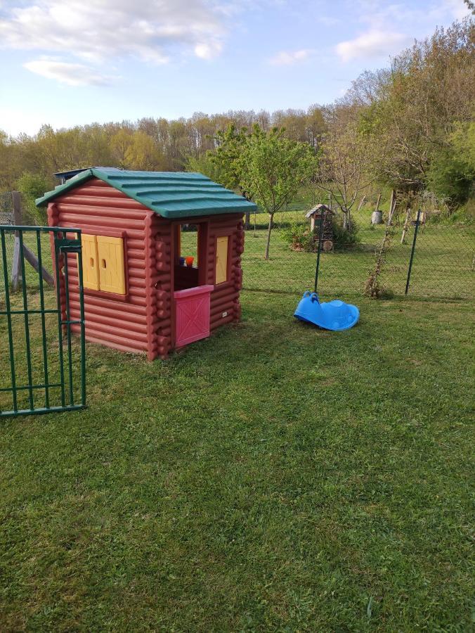 Logement Paisible A La Campagne Aubarede Exterior photo